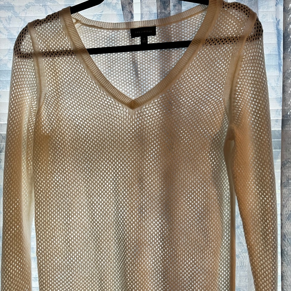 Mesh-like off-white long sleeve Limited sweater